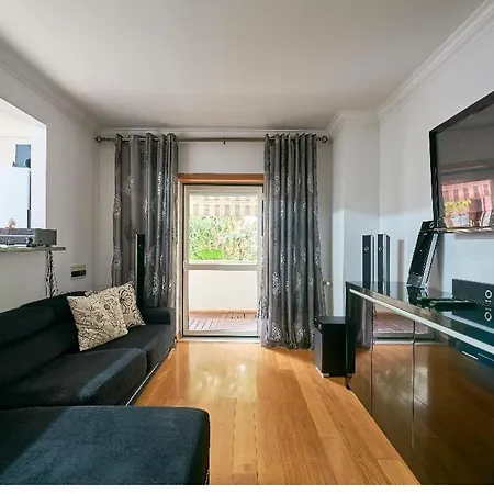 דירה Tjguesthouse ליסבון